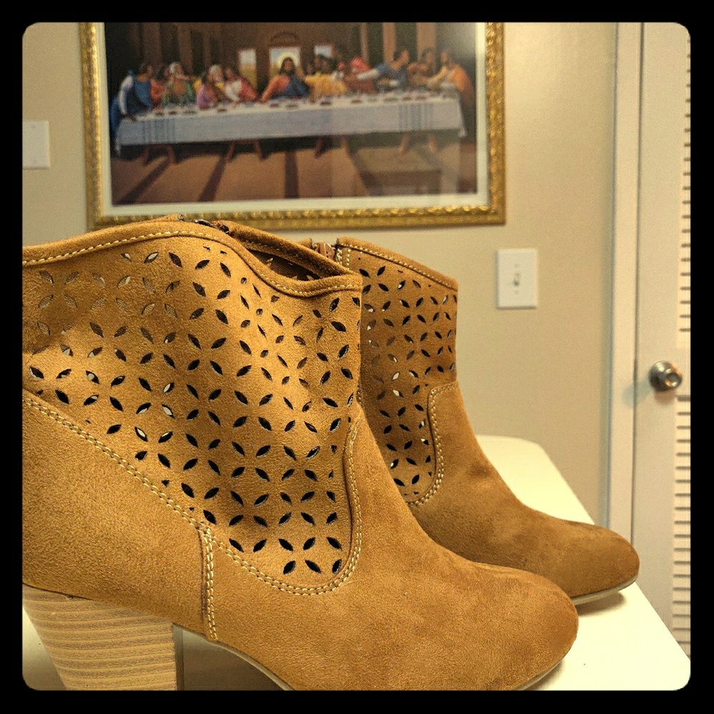 Ankle boots